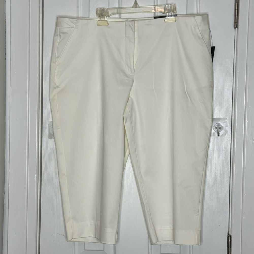 NWT. Worthington 16P, cropped, Modern fit, white, pockets, career, parties